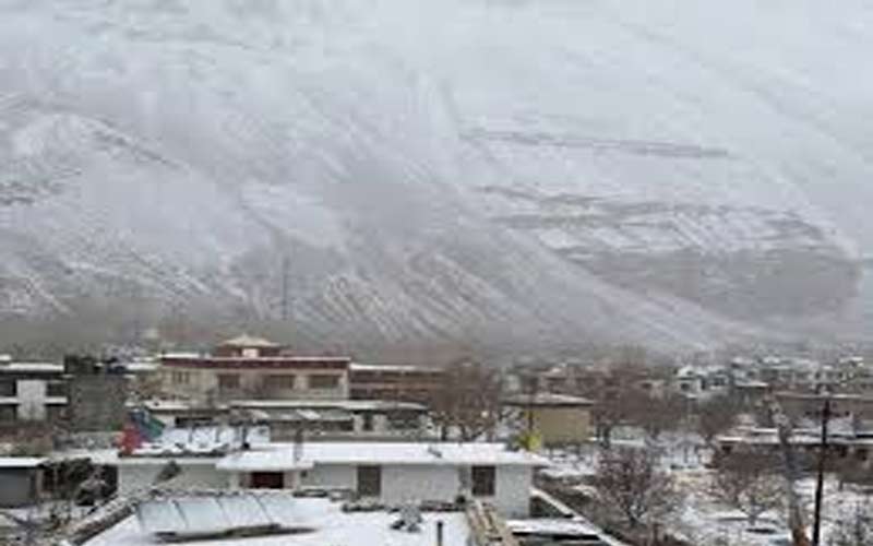 Snowfall In Himachal: हिमाचल में फिर बदला मौसम! ऊंची चोटियों पर ताजा बर्फबारी, पर्यटन कारोबार को मिलेगी संजीवनी