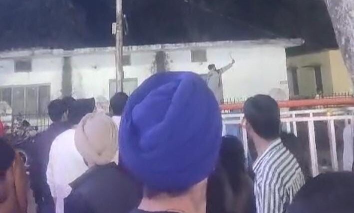 Paonta sahib : होली मेले में दो गुटों में खूनी संघर्ष! पुलिस ने मौक़े पर पहुँच कर माहौल किया शांत