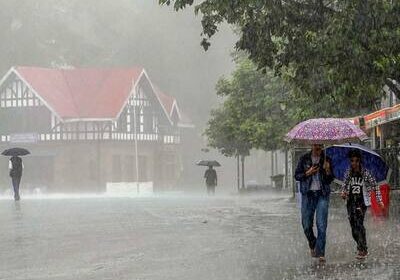 Himachal Weather: आज फिर मौसम ले सकता है करवट! किनक्षेत्रों में हो सकती है बारिश और बर्फबारी जानिए ?