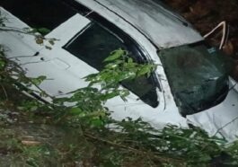 Himachal Pradesh : शादी से लौटते परिवार की कार नाले में गिरी, एक की मौत, 7 घायल