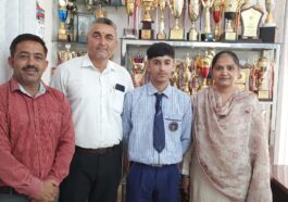 Paonta Sahib : गुरु नानक मिशन स्कूल के छात्र की बड़ी उपलब्धि!नमन ठाकुर ने राष्ट्रीय अंडर-14 फुटबॉल में बनाई जगह….