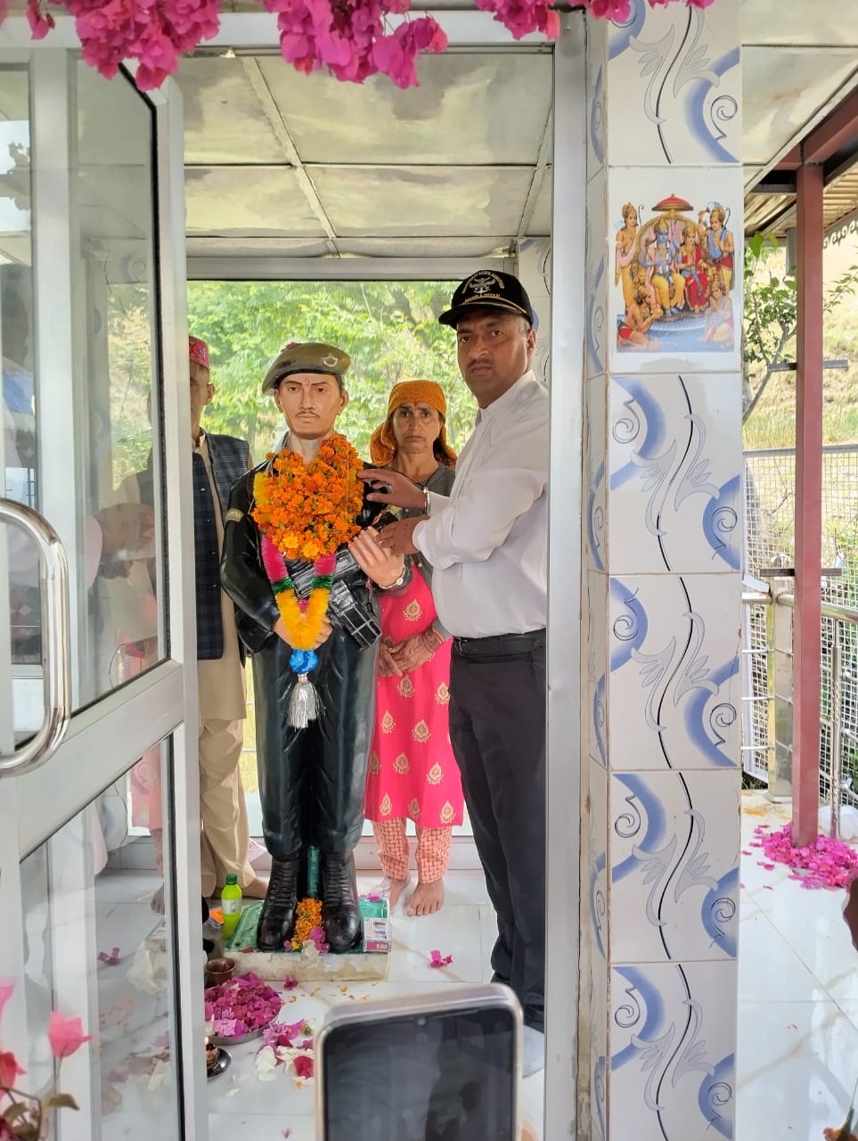 शिलाई के बांदली में शहीद श्याम सिंह को दी गई भावभीनी श्रद्धांजलि! मां बाप की आंखें हुई नम…..