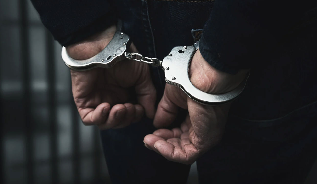 Himachal Crime News: पुलिस ने ढूंढ निकाला फरार कैदी! जेल हैड सुपरवाइजर को चकमा देकर हुआ था फरार