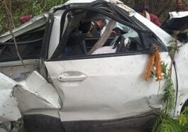 दर्दनाक ! हिमाचल में यहां गहरी खाई में गिरी कार, बाप-बेटे की मौ+त अन्य तीन घायल……
