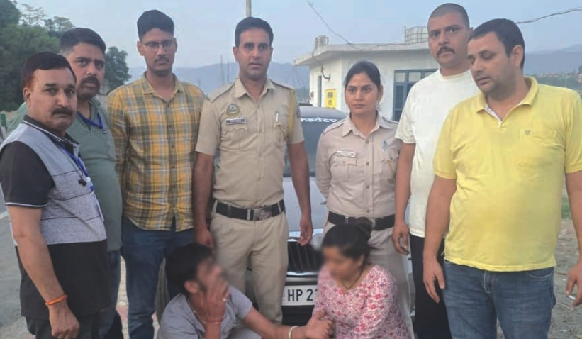 हिमाचल मे पति-पत्नी ने कार के डैशबोर्ड में छिपाया चिट्टा, पुलिस ने दबोचा