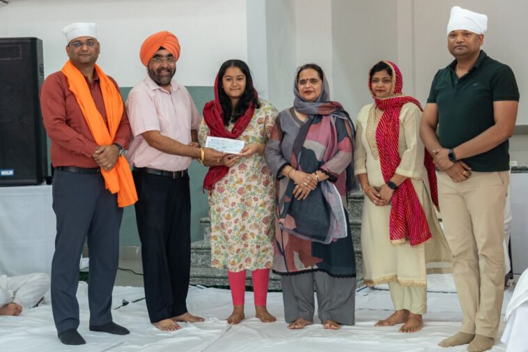Paonta sahib: स्कॉलर्स होम स्कूल में सुखमनी साहिब पाठ और सम्मान समारोह का आयोजन