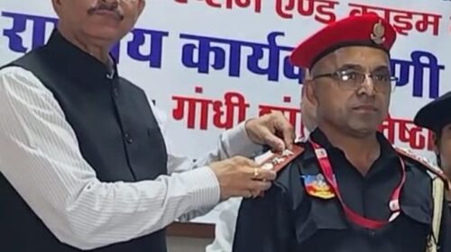 Paonta Sahib: दिल्ली में पूर्व DGP संजय सिंह ने सिरमौरी सिंघम नाथू राम चौहान को किया सम्मानित, नई ड्रेस में दिखे नए अवतार