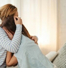 PARENTING TIPS : बच्चा परीक्षा में फेल हो गया? इन टिप्स से बढ़ाएं उसका आत्मविश्वास, नहीं होगा निराश …..