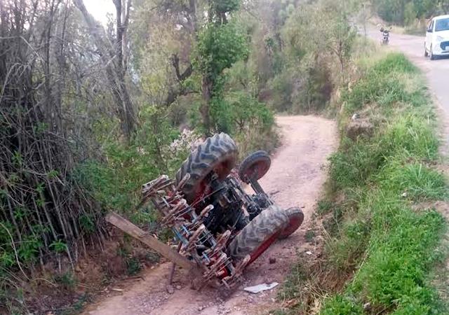हिमाचल में बड़ा हादसा: ट्रैक्टर पलटने से चालक की मौ+त, एक व्यक्ति घायल
