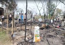 Himachal Latest News: हिमाचल में 23 झुग्गियां जलकर राख! बैंक में किश्त जमा करवाने को रखा लाखों का कैश जला