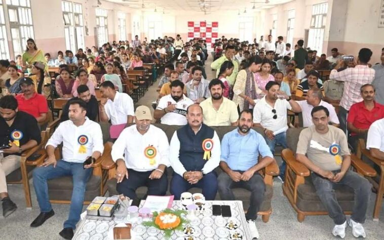 HP News: रोजगार मेले में 320 युवाओं ने लिया भाग! 166 को मिली नौकरी