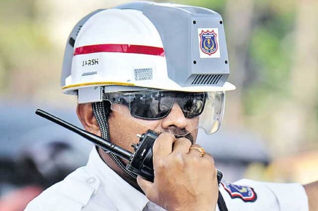 एसी हेलमेट से राहत: अब चिलचिलाती गर्मी में भी ट्रैफिक पुलिस रखेगी सिर ठंडा