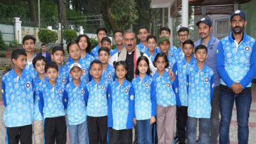 CM Sukhu: राष्ट्रीय आइस स्केटिंग चैंपियनशिप के लिए रवाना हुआ 60 खिलाड़ियों का दल! सीएम ने बढ़ाया हौसला