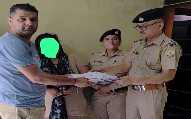 Paonta Sahib: पांवटा में महिला घर से चला रही थी नशीले पदार्थ का धंधा! स्मैक सहित हज़ारों का कैश बरामद