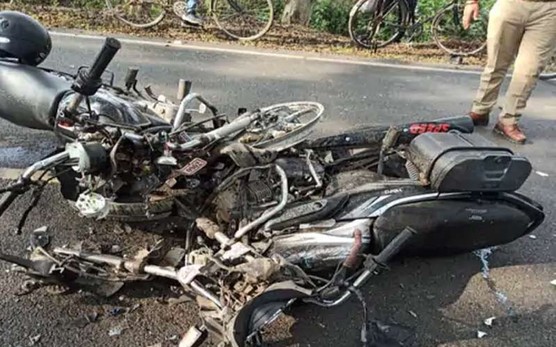Accident In Himachal: स्लिप होकर ट्रक के नीचे घुसी बाइक! पत्नी की मौत, पति जख्मी