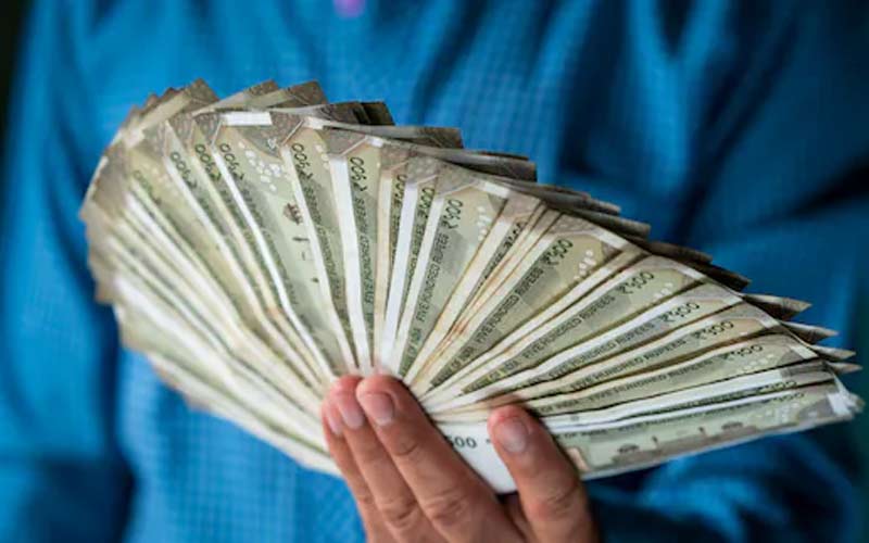 Your money Your right: माता-पिता की खोई पुरानी बीमा पॉलिसी अब मिलेगी वापस! एक क्लिक में जानिए कैसे…