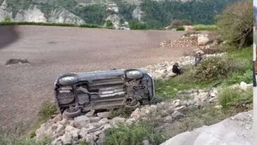 Accident In Himachal: सड़क से लुढ़क कर खेतों में पलटी कार! पति-पत्नी सहित तीन घायल