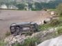 Accident In Himachal: सड़क से लुढ़क कर खेतों में पलटी कार! पति-पत्नी सहित तीन घायल
