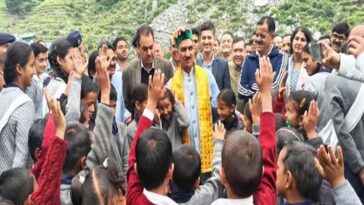 CM Sukhu: हिमाचल के इस सरकारी स्कूल में पहुंचे मुख्यमंत्री! बोले- छात्रों को व्यवहारिक ज्ञान प्रदान करें अध्यापक