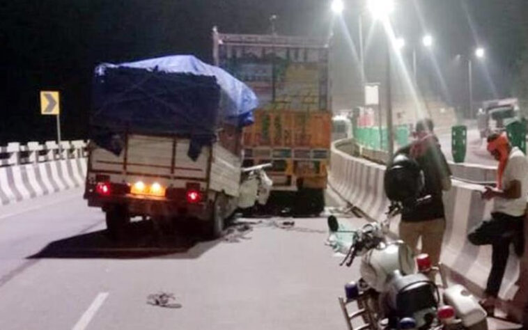 Accident In Himachal: पिकअप-ट्रक के बीच जोरदार भिड़ंत! वाहन के अंदर फंसा चालक, मौत