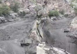 Himachal Latest News: हिमाचल के इस नाले में आई बाढ़! लोगों को भारी नुकसान! सिंचाई योजनाओं के पाइप बहे