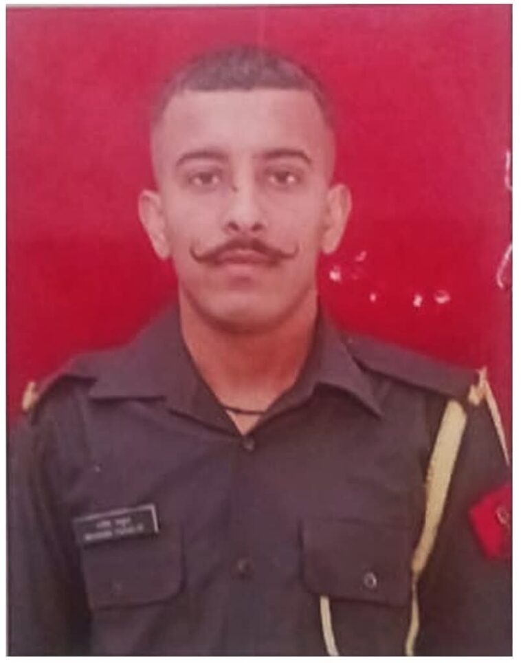 Sirmour News : सीने पर देश का नाम था… इसलिए मौत भी सलाम कर गई! लांस नायक मनीष ठाकुर हुए शहादत को प्राप्त