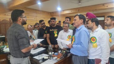 पांवटा साहिब : बिजली बोर्ड के निजीकरण के खिलाफ पौण्टा साहिब में सैकड़ों कर्मचारियों की बिजली पंचायत