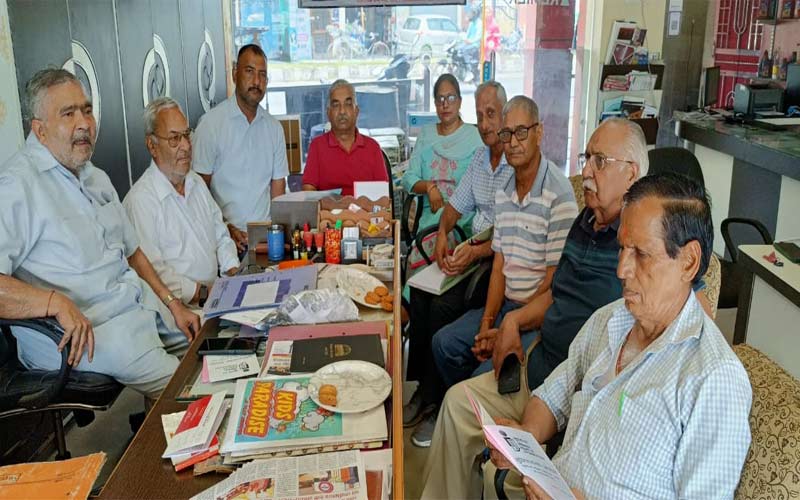Paonta Sahib: पांवटा में RTI फेडरेशन की मासिक बैठक! टैक्स, अतिक्रमण और जागरूकता पर की चर्चा