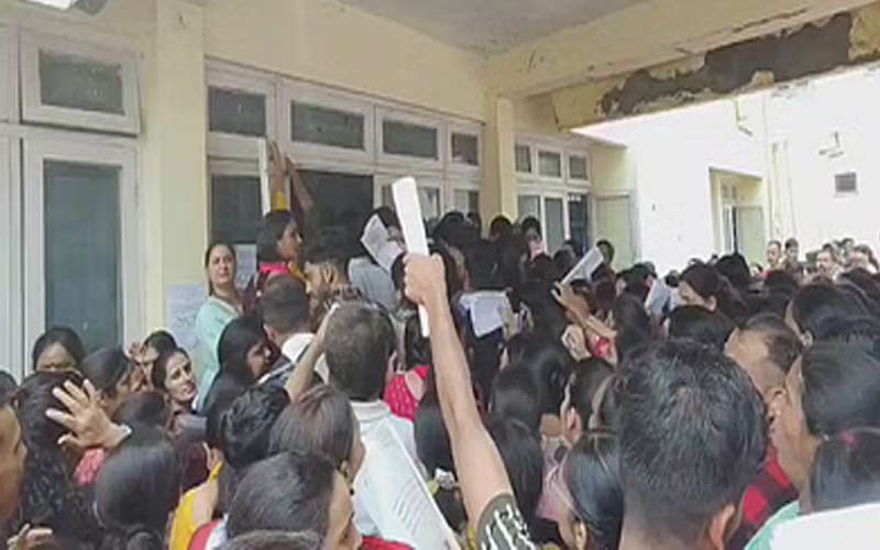 Paonta Sahib: पांवटा में हुए एनटीटी इंटरव्यू में एक साल के एनटीटी डिप्लोमा धारकों को भी मिले मौका