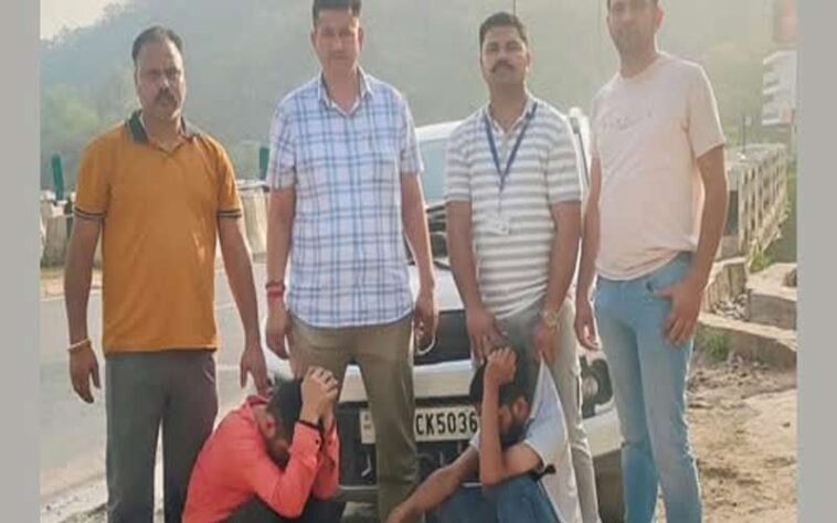 Himachal Crime News: गाड़ी में नशे की बड़ी सप्लाई लेकर जा रहे थे तस्कर! डिटेक्शन टीम ने ऐसे दबोचे