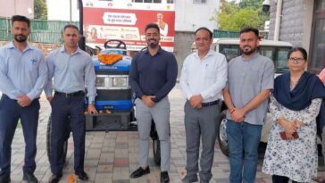 Himachal News: सोनालिका ट्रैक्टर इंडस्ट्री ने जिला प्रशासन को भेंट किया ट्रैक्टर! खनन निरीक्षण सहित कृषि गतिविधियों में होगा उपयोग