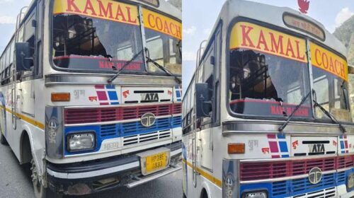 Accident In Himachal: निजी बस पर पहाड़ से गिरा पत्थर! फ्रंट शीशा टूटा, यात्रियों में हड़कंप