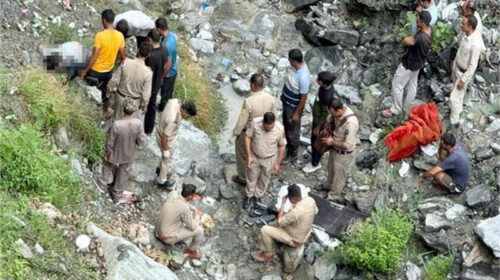 HP News: हिमाचल में यहां मिला जल शक्ति विभाग के जेई का शव! क्षेत्र में फैली सनसनी, पोस्टमार्टम रिपोर्ट खोलेगी मौत का राज