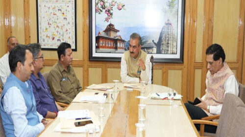 CM Sukhu: मानसून के चलते सतर्क रहने के निर्देश! सुरक्षित स्थानों पर पहुंचाए जाएंगे नदी-नालों के निकट रह रहे लोग