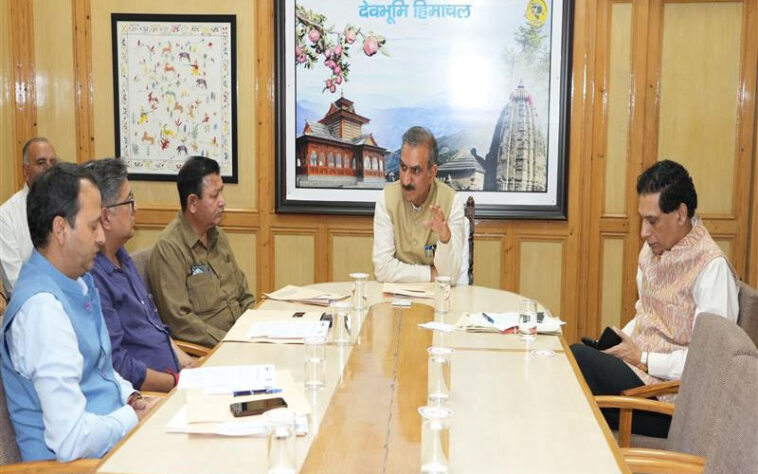 CM Sukhu: मानसून के चलते सतर्क रहने के निर्देश! सुरक्षित स्थानों पर पहुंचाए जाएंगे नदी-नालों के निकट रह रहे लोग