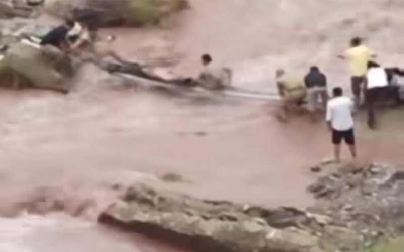 Himachal News Alert: खड्ड को पार करते बहा 20 वर्षीय युवक! गई जान, बुआ के घर आया था रोहित