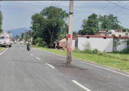 Paonta Sahib: सड़क के बीच खंभा बना जानलेवा! युवक की मौत से मचा हड़कंप