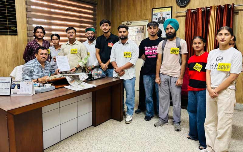 Paonta Sahib: छात्र हित में एबीवीपी ने सौंपा मुख्यमंत्री के नाम ज्ञापन! पांवटा कॉलेज में उठीं 8 अहम मांगें