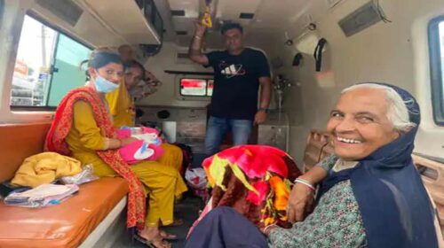 Himachal Latest News: प्रसव पीड़ा बढ़ने पर रेफर महिला ने एंबुलेंस में ही दिया बच्ची को जन्म! दोनों स्वस्थ