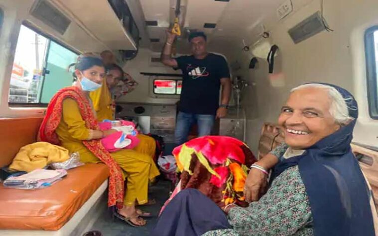 Himachal Latest News: प्रसव पीड़ा बढ़ने पर रेफर महिला ने एंबुलेंस में ही दिया बच्ची को जन्म! दोनों स्वस्थ
