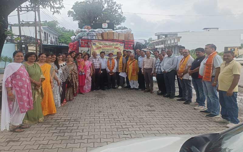 Paonta Sahib: भारत विकास परिषद पांवटा साहिब ने मंडी आपदा प्रभावितों की मदद के लिए राहत सामग्री की रवाना