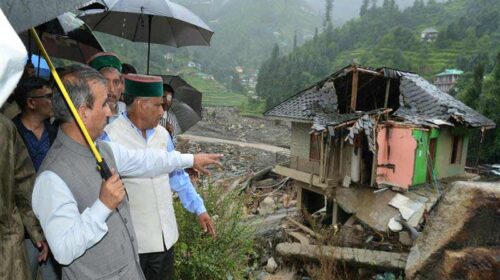 CM Sukhu: सीएम सुक्खू ने किया आपदा प्रभावित क्षेत्रों का दौरा! घर बनाने को मिलेंगे 7 लाख रूपए