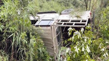 Accident In Himachal: गहरी खाई में गिरी कार! सेब बेचकर लौट रहे व्यक्ति की मौत, एक लापता