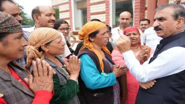 CM Sukhu: प्रशासन की सलाह के विपरीत सीएम ने थुनाग में आपदा प्रभावितों के बीच बिताई रात