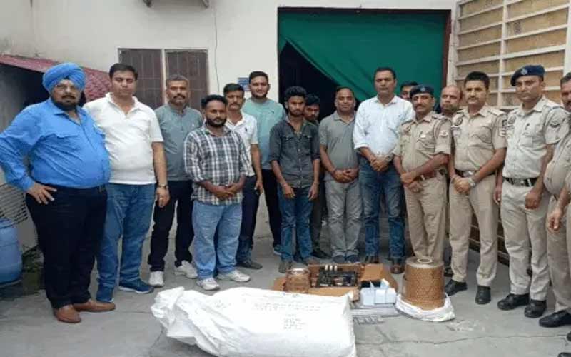 Himachal Crime News: हिमाचल में नकली दवाओं का भंडाफोड़! फैक्ट्री में छापेमारी कर नकली कैप्सूल बरामद