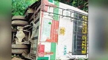 Accident In Himachal: सड़क पर फिसलकर एचआरटीसी बस पलटी! ड्राइवर-कंडक्टर सहित 17 लोग जख्मी