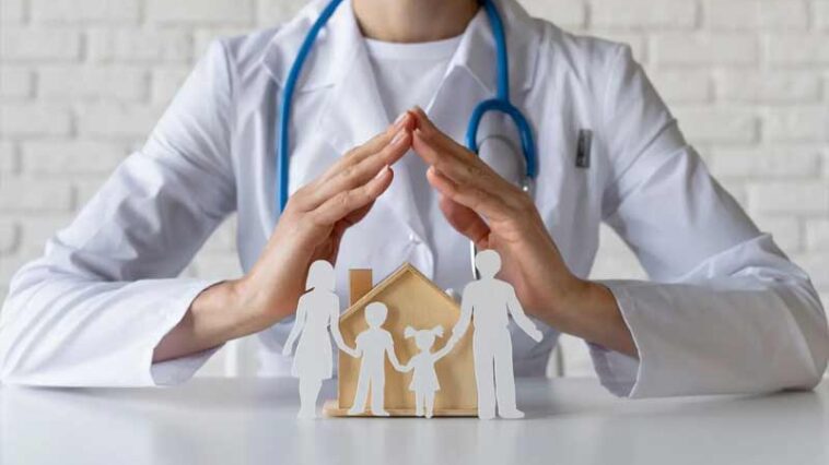 Health insurance : यह है SBI का शानदार स्वास्थ्य बीमा प्लान! रोजाना सिर्फ 50 रूपए में मिलेगा करोड़ों का हेल्थ कवर