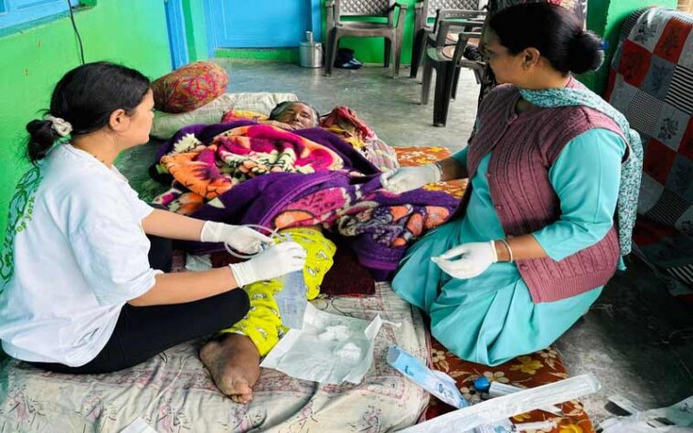HP News: जंजैहली के दूरस्थ कुडवार गांव पहुंचा स्वास्थ्य विभाग का दल! 72 वर्षीय वृद्धा का किया उपचार