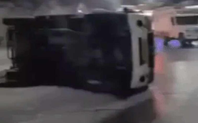 Accident In Himachal: टनल के अंदर ट्रक से टकराई तेज रफ्तार कार! 35 वर्षीय व्यक्ति की मौत, चालक जख्मी