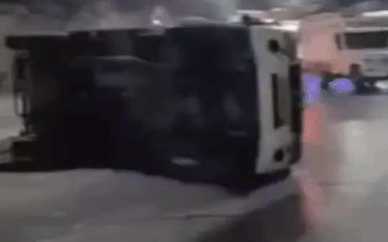 Accident In Himachal: टनल के अंदर ट्रक से टकराई तेज रफ्तार कार! 35 वर्षीय व्यक्ति की मौत, चालक जख्मी